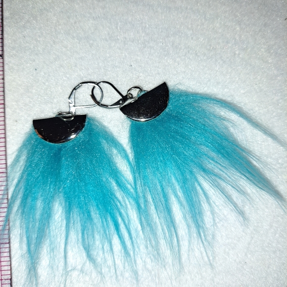 EARRINGS - Picture 2 of 2